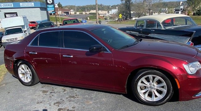2018 Chrysler 300 Limited's photo